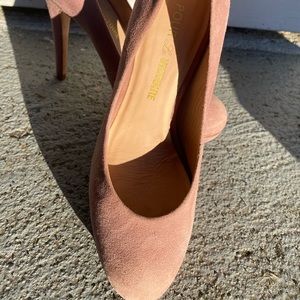 Pour La Victoire Suede Platform Pumps (Blush)